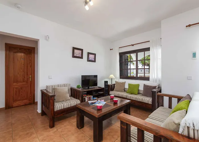 Mendi Gorri Villa Playa Blanca